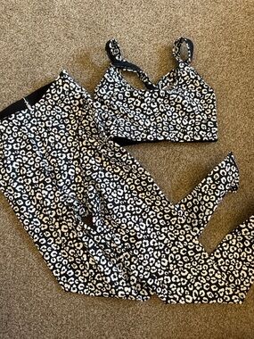 Adam Selman Sport Set